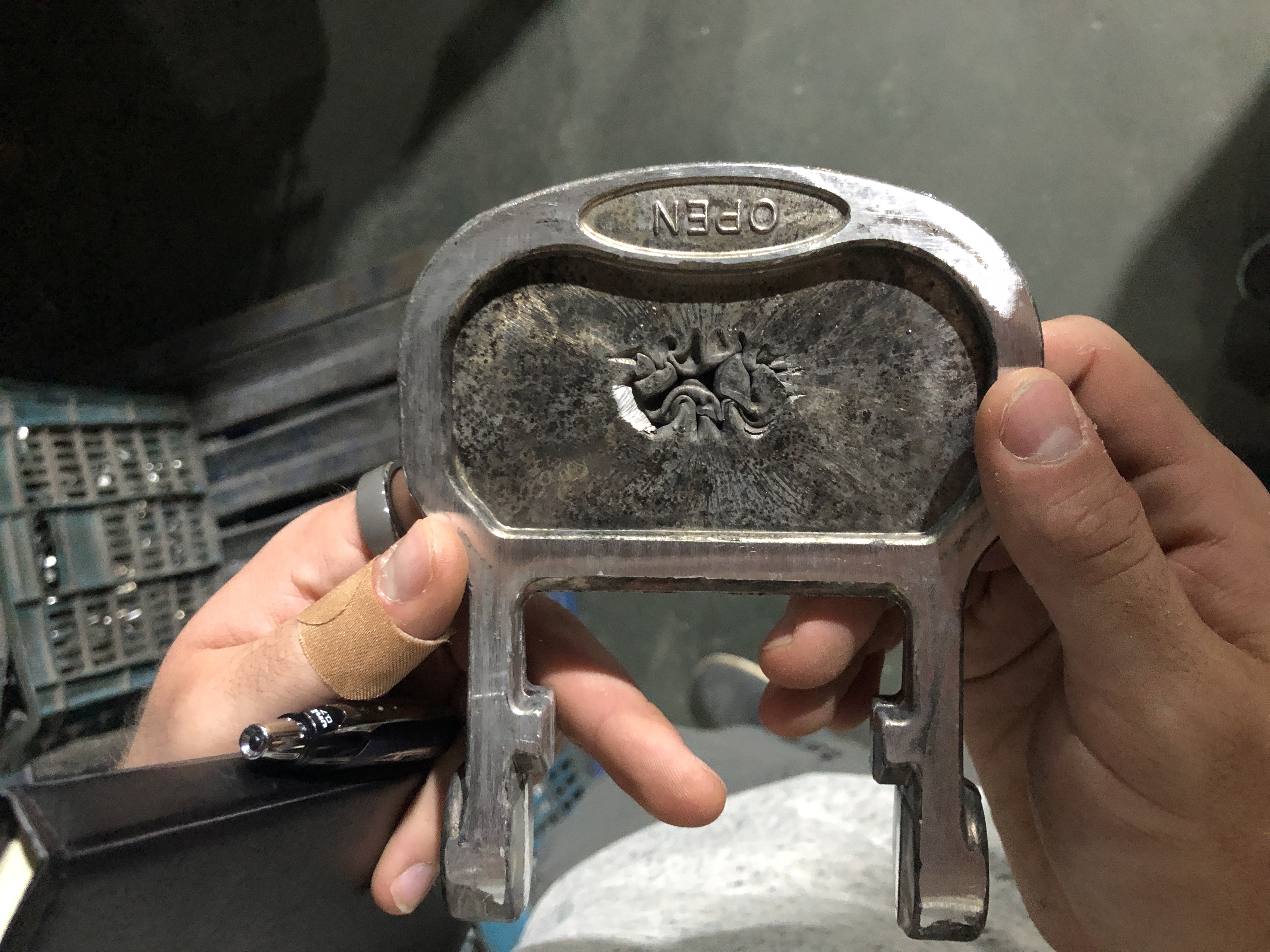 Forged part showing grain flow